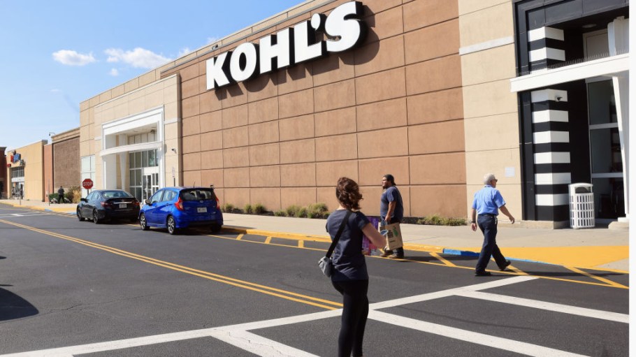 Five months after Kohl's shareholders voted to keep existing directors in place, Macellum is again pushing for a board overhaul.