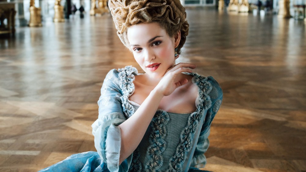 Emilia Schüle (Marie Antoinette)