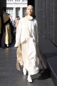 Serpentine Gallery, London, 11th October 2022. Roksanda presents her Spring Summer 2023 designs as part of London Fashion Week.©Chris Yates/ Chris Yates Media