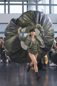 Beautiful People RTW Spring 2023
