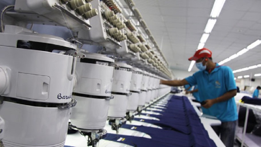 Walmart executives joined Classic Fashion managers and elected officials at a ribbon-cutting ceremony for Classic Fashion’s first U.S.-based production facility.