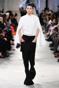 Sacai RTW Spring 2023