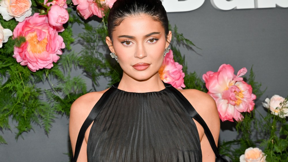 Kylie Jenner at the 2022 Baby2Baby Gala held at Pacific Design Center on November 12, 2022 in Los Angeles, California.