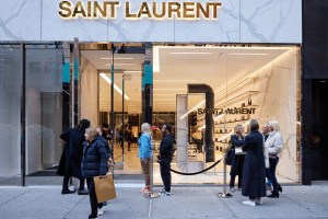 Black Friday shopping in New York City, 2022