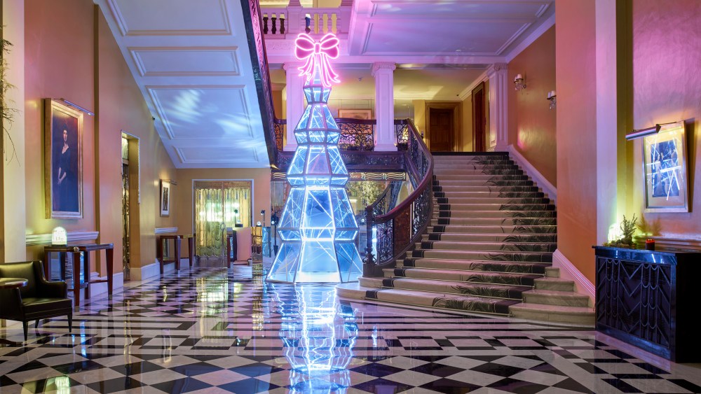 JIMMY CHOO CHRISTMAS tree claridge's