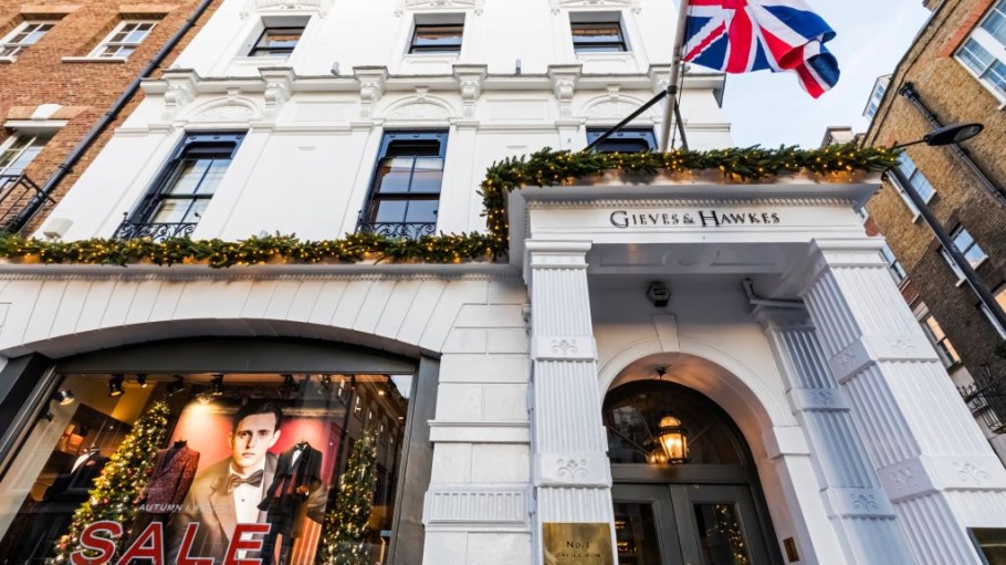 Gieves & Hawkes, the 250-year-old Saville Row tailor to the British royal court, has been acquired by Mike Ashley's Frasers Group.