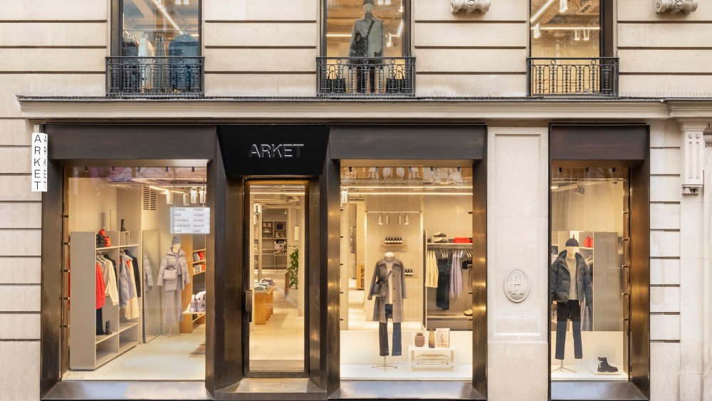 Arket Paris store 13 rue des Archives Marais
