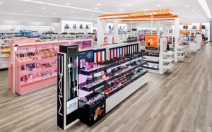 Beauty Bar: MAC and Benefit