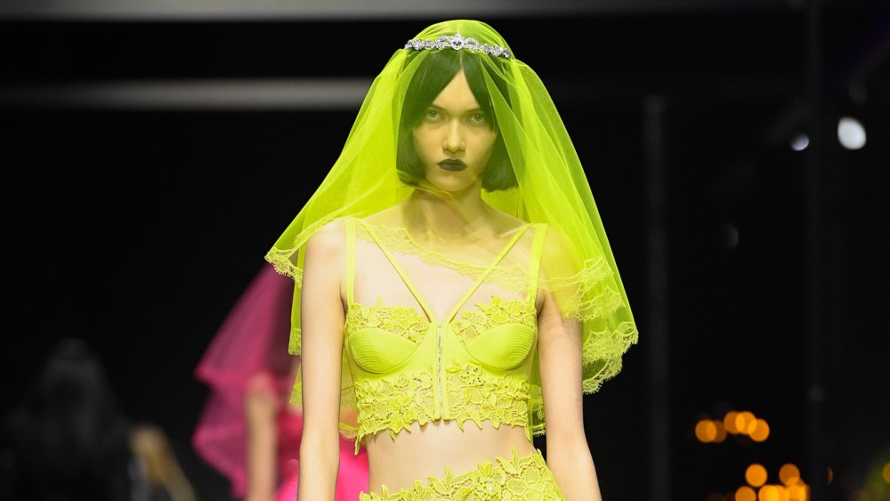 Versace RTW Spring 2023