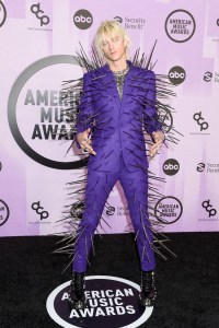 Machine Gun Kelly at the 2022 American Music Awards held at the Microsoft Theater at L.A. Live on November 20, 2022 in Los Angeles, California.