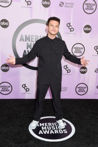 Valentijn Hoogwerf of Avalan at the 2022 American Music Awards held at the Microsoft Theater at L.A. Live on November 20, 2022 in Los Angeles, California.