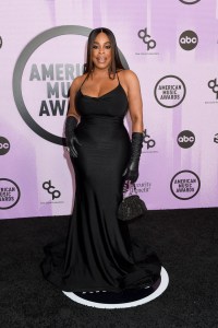 Niecy Nash-Betts at the 2022 American Music Awards held at the Microsoft Theater at L.A. Live on November 20, 2022 in Los Angeles, California.