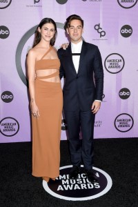 Kelsey Kreppel and Cody Ko at the 2022 American Music Awards held at the Microsoft Theater at L.A. Live on November 20, 2022 in Los Angeles, California.
