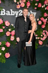 Freddie Freeman and Chelsea Freeman at the 2022 Baby2Baby Gala held at Pacific Design Center on November 12, 2022 in Los Angeles, California.