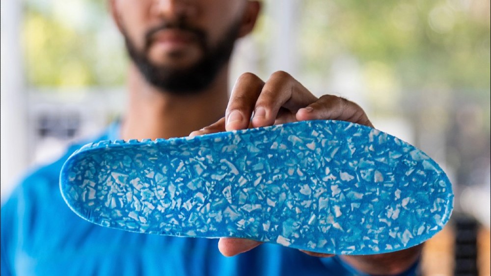 Blumaka's footwear foams are made using waste materials.