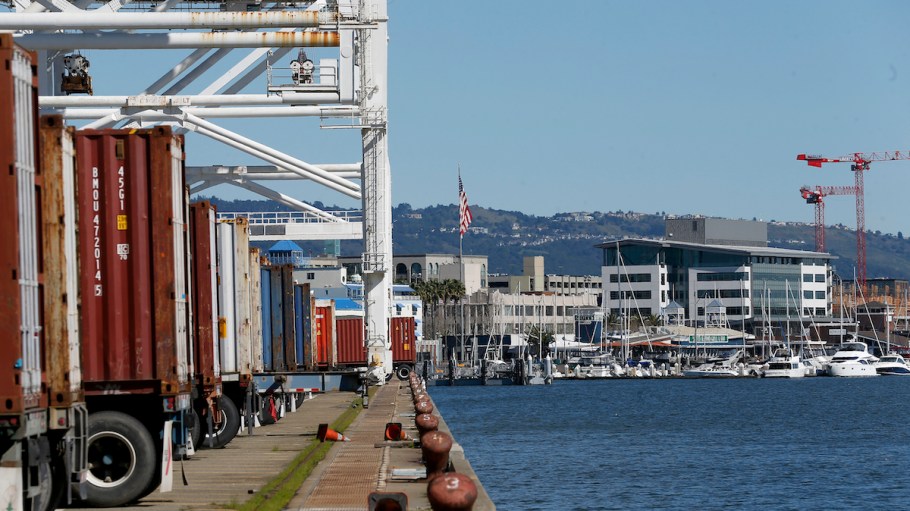 Worker walkout hits Port of Oakland