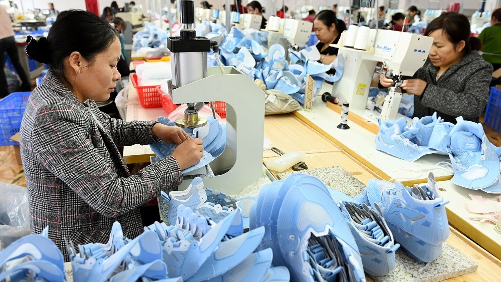 U.S. footwear imports rose 21.95 percent in the first nine months of 2022–down from a 24.8 percent increase a month earlier–to 2 billion pairs.