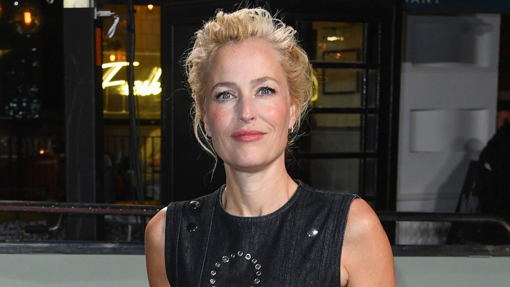 LONDON, ENGLAND - NOVEMBER 08: Gillian Anderson attends "The Crown" Season 5 World Premiere at Theatre Royal Drury Lane on November 08, 2022 in London, England.  (Photo by Joe Maher/Getty Images)
