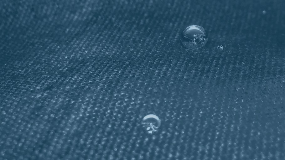 Water repelling from Fibre52-treated cotton.