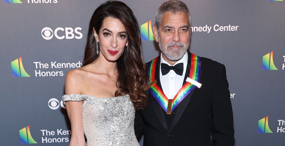 WASHINGTON, DC - DECEMBER 04: Honoree George Clooney (R) and Amal Clooney attend the 45th Kennedy Center Honors ceremony at The Kennedy Center on December 04, 2022 in Washington, DC. (Photo by Paul Morigi/Getty Images)