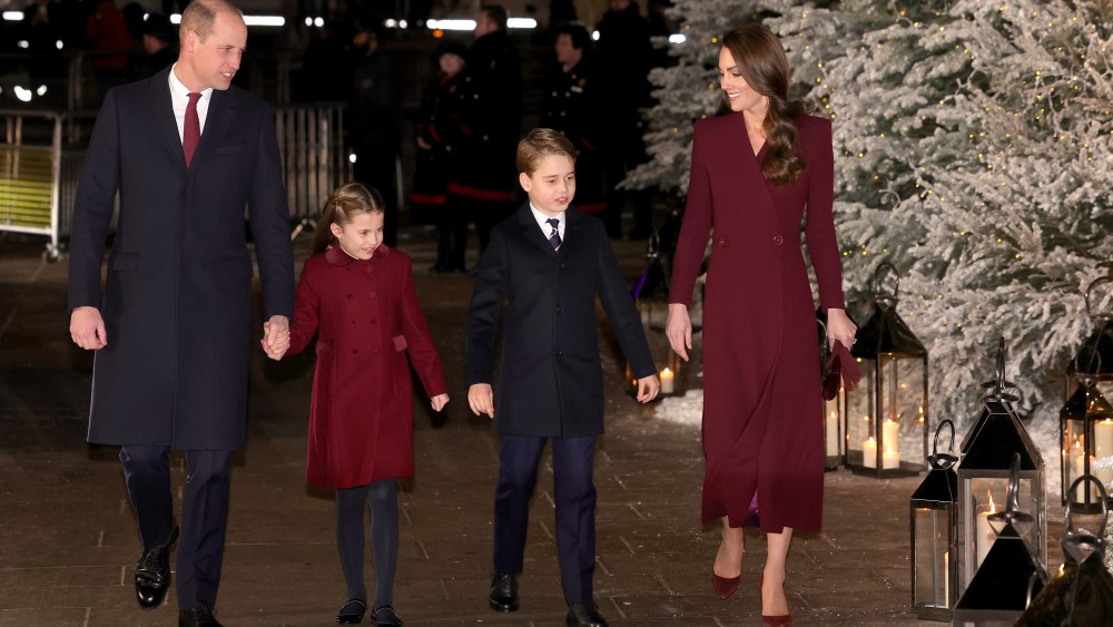LONDON, ENGLAND - DECEMBER 15: Prince William, Prince of Wales, Princess Charlotte of Wales and Prince George of Wales and Catherine, Princess of Wales attend the 'Together at Christmas' Carol Service at Westminster Abbey on December 15, 2022 in London, England. Spearheaded by Catherine, Princess of Wales and supported by The Royal Foundation, this year's carol service is dedicated to Her late Majesty Queen Elizabeth II and the values she demonstrated throughout her life.  (Photo by Chris Jackson/Getty Images)