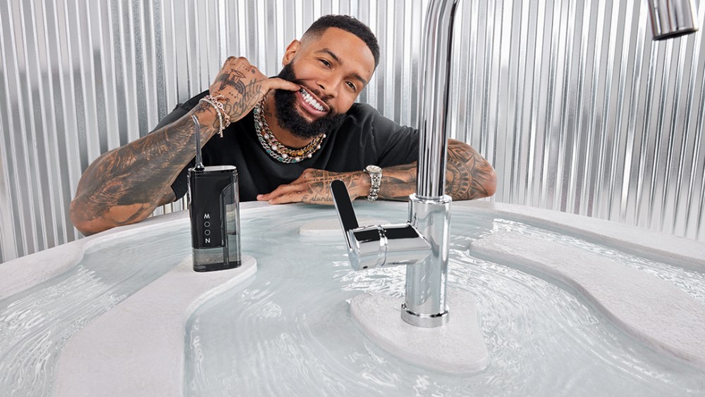 Odell Beckham Jr. and his new Water Flosser with Moon.