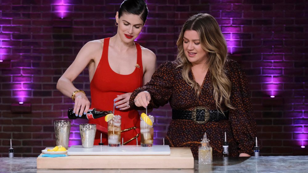 THE KELLY CLARKSON SHOW -- Episode J075 -- Pictured: (l-r)  Alexandra Daddario, Kelly Clarkson -- (Photo by: Trae Patton/NBCUniversal)