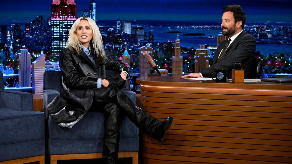 THE TONIGHT SHOW STARRING JIMMY FALLON -- Episode 1763 -- Pictured: (l-r) Singer-songwriter Miley Cyrus during an interview with host Jimmy Fallon on Friday, December 9, 2022 -- (Photo by: Todd Owyoung/NBC)