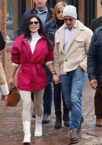 Jeff Bezos and his girlfriend Lauren Sanchez seen shopping right after lunch at White House Tavern in Aspen. Pictured: Lauren Sanchez,Jeff Bezos Ref: SPL5512088 281222 NON-EXCLUSIVE Picture by: SplashNews.com Splash News and Pictures USA: +1 310-525-5808 London: +44 (0)20 8126 1009 Berlin: +49 175 3764 166 photodesk@splashnews.com World Rights