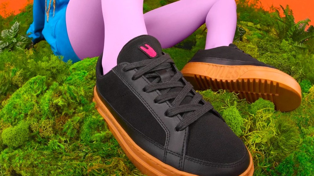 Degenerate biodegradable sneaker by Unless Collective and Natural Fiber Welding.