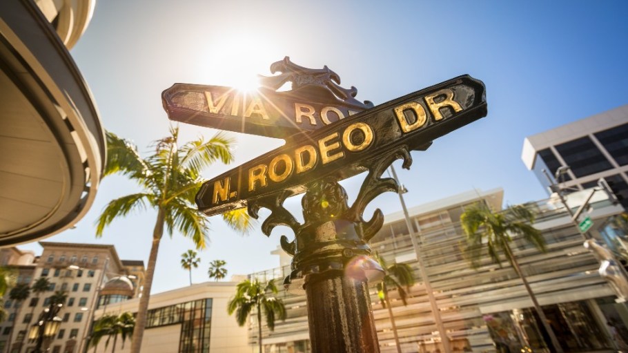A California bill could lower the threshold for retail crimes punished as felonies.