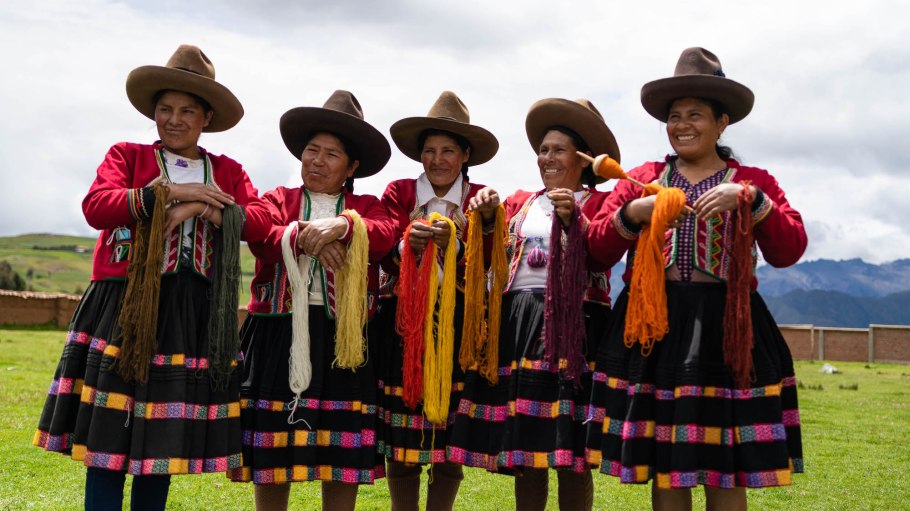 WTS is working with small communities in the Peruvian Amazon to collect natural dye resources.