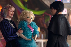 Wednesday. (L to R) Emma Myers as Enid Sinclair, Jenna Ortega as Wednesday in episode 201 of Wednesday. Cr. Jonathan Hession/Netflix © 2025