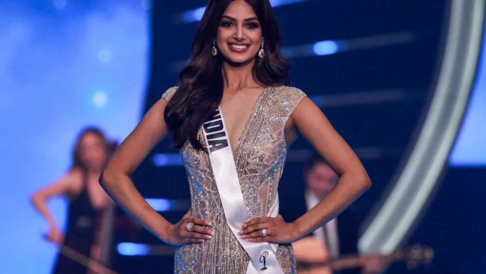 Miss India, Harnaaz Sandhu, poses in the evening gown during the 70th Miss Universe beauty pageant in Israel's southern Red Sea coastal city of Eilat on December 13, 2021. (Photo by Menahem KAHANA / AFP) (Photo by MENAHEM KAHANA/AFP via Getty Images)
