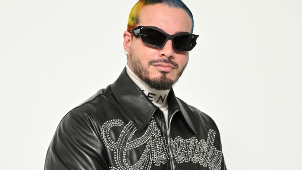 PARIS, FRANCE - JANUARY 18: (EDITORIAL USE ONLY - For Non-Editorial use please seek approval from Fashion House) J Balvin  attends the Givenchy Menswear Fall-Winter 2023-2024 show as part of Paris Fashion Week  on January 18, 2023 in Paris, France. (Photo by Stephane Cardinale - Corbis/Corbis via Getty Images)