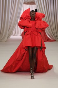 Giambattista Valli Couture Spring 2023