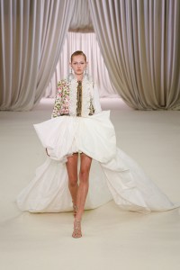 Giambattista Valli Couture Spring 2023