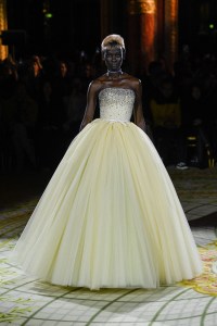 Viktor & Rolf Couture Spring 2023