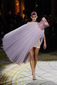 Viktor & Rolf Couture Spring 2023