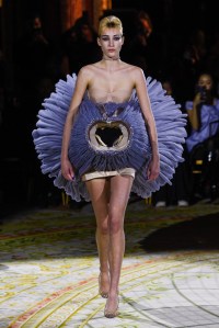 Viktor & Rolf Couture Spring 2023