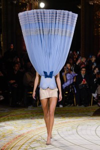 Viktor & Rolf Couture Spring 2023