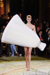 Viktor & Rolf Couture Spring 2023