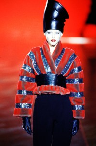 A look from the Paco Rabanne fall 1998 show.