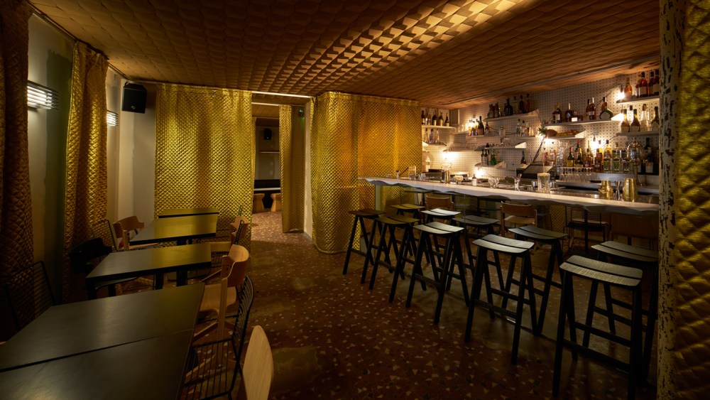 Le Syndicat bar in Paris