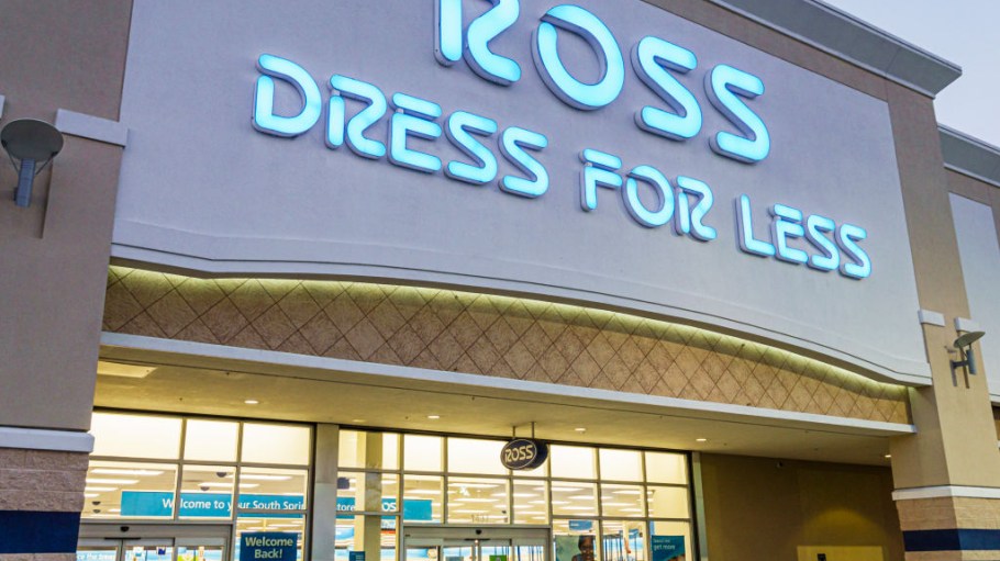 Ross Stores' Q4 sales were up despite flat traffic, and macro-economic and geopolitical concerns have led to a cautious 2023 outlook.