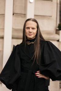 Street style at New York Fashion Week RTW Fall 2023