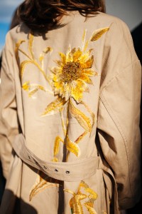 Street style at Paris Fashion Week Fall 2023