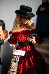 Street style at Paris Fashion Week Fall 2023