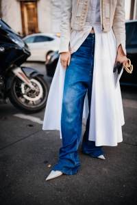 Street style at Paris Fashion Week Fall 2023