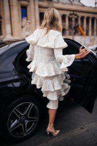 Street style at Paris Fashion Week Fall 2023